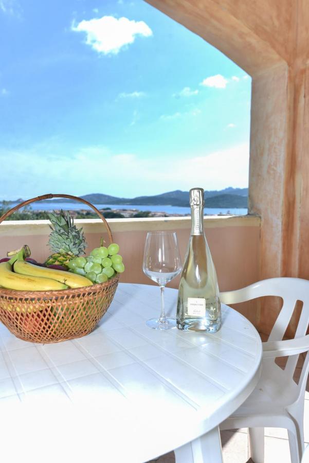 La Costa View Aparthotel Arzachena Eksteriør bilde